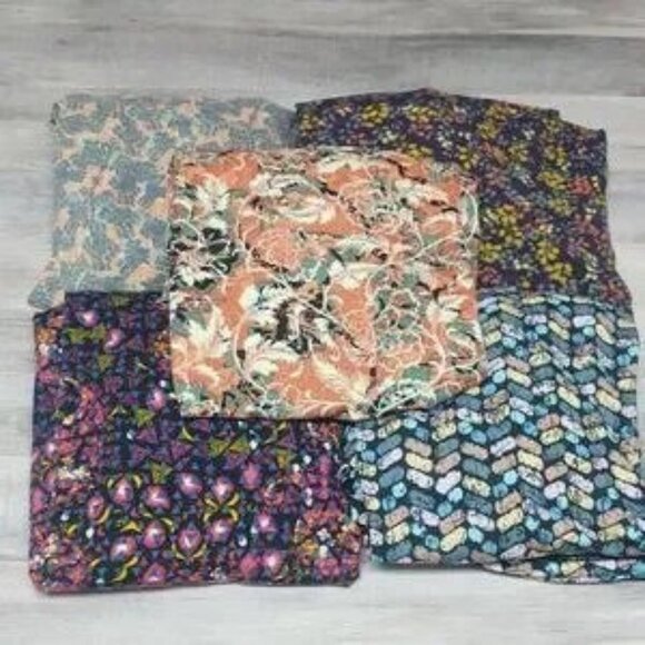 LuLaRoe~Perfect T~Lot of 5 Shirts~EUC - Picture 1 of 3